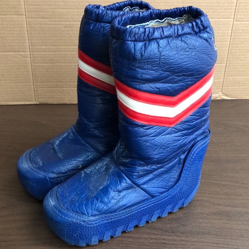 Vintage Men's Moon Boots Blue with Stripe Size 5/6 Made in Korea